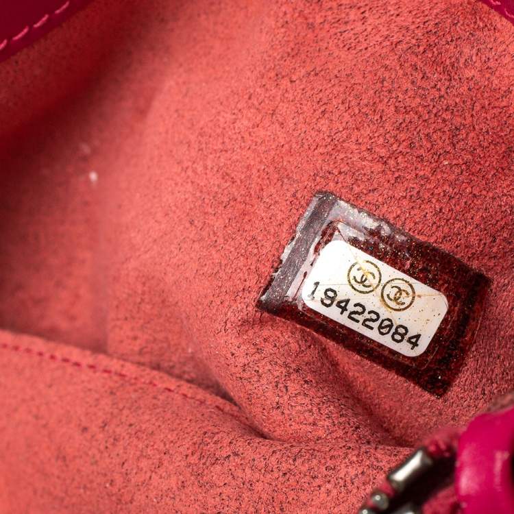 Pre Owned Chanel Fuchsia Quilted Patent Leather CC Phone Holder Clutch