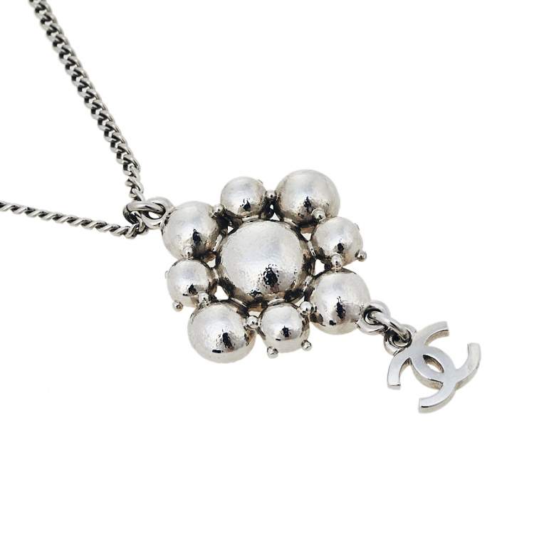 Pre Owned Chanel Silver Tone CC Crystal Pendant Necklace