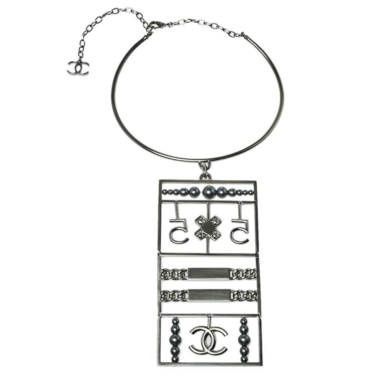Pre Owned Chanel Gunmetal Tone No. 5 Pendant Choker Necklace 