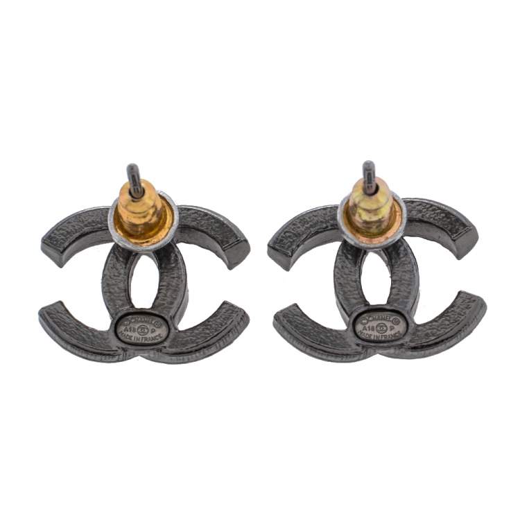 Pre Owned Chanel Gunmetal Tone Twisted CC Crystal Stud Earrings
