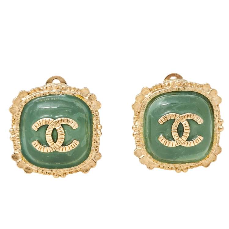dis undskylde Bloom Chanel CC Green Gripoix Gold Tone Clip On Earrings Chanel | TLC