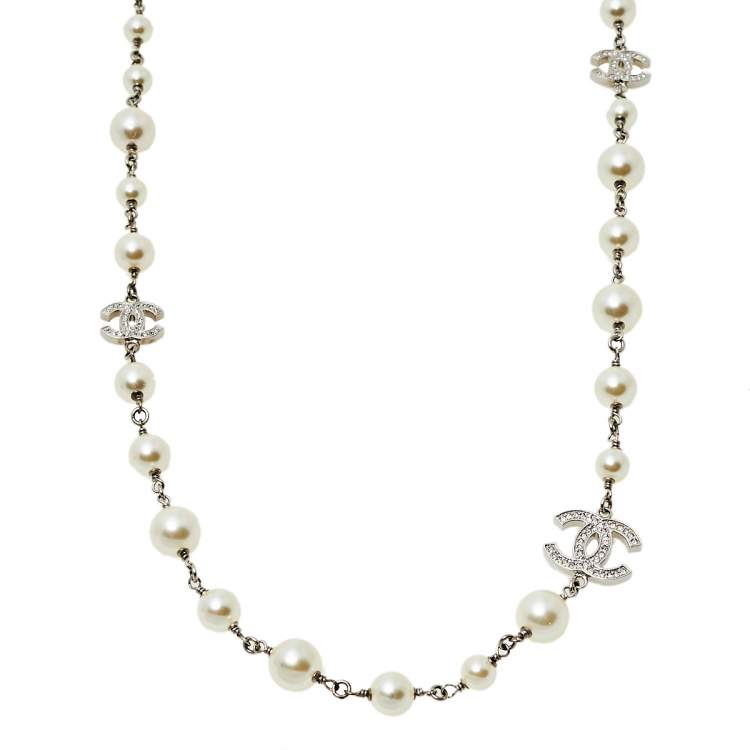 Chanel 21B Pearl Heart Crystal CC Logo Necklace | Dearluxe