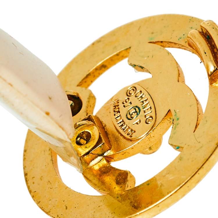 Pre Owned Chanel Vintage Gold Tone CC Turnlock Round Clip-On Earrings