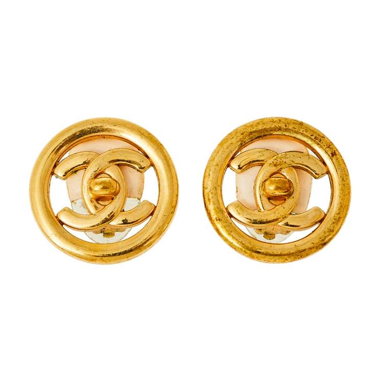 Pre Owned Chanel Vintage Gold Tone CC Turnlock Round Clip-On Earrings