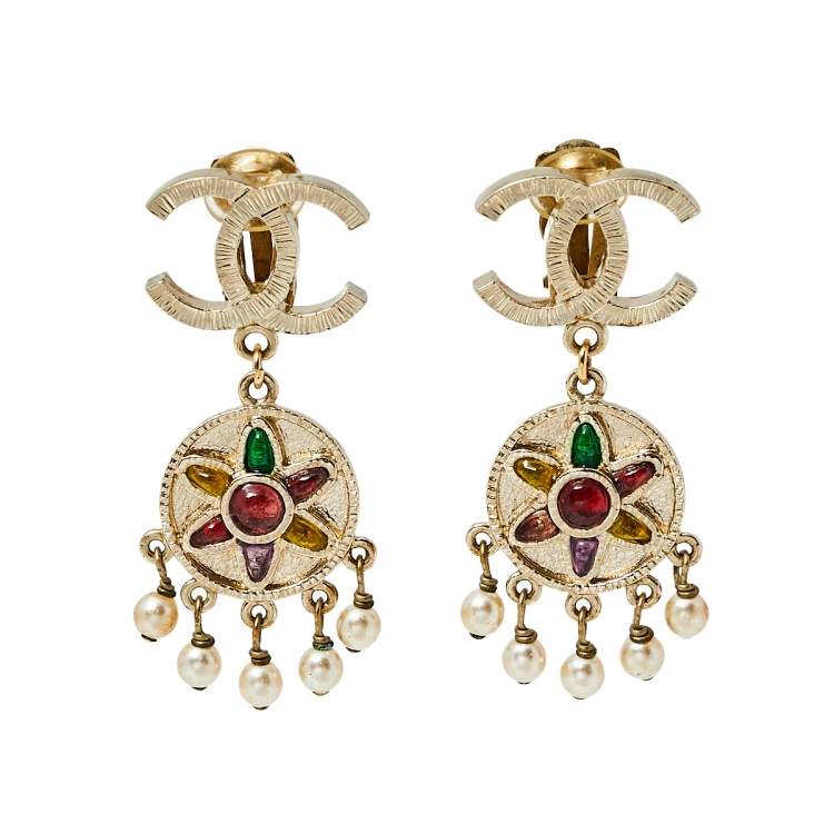 Pre Owned Chanel Pale Gold Tone Floral Gripoix Drop Clip-On Earrings