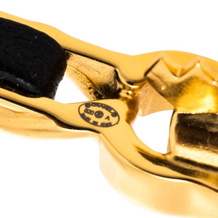 Pre Owned Chanel Gold Tone Black Leather Detail Turnlock Barrette