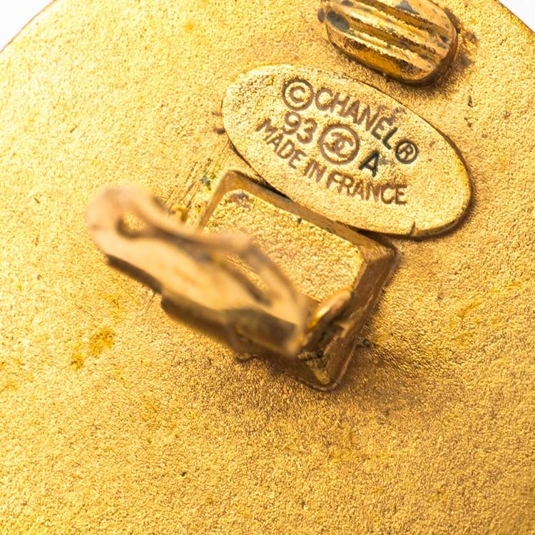 Pre Owned Chanel Vintage Gold Tone CC Round Clip-On Earrings