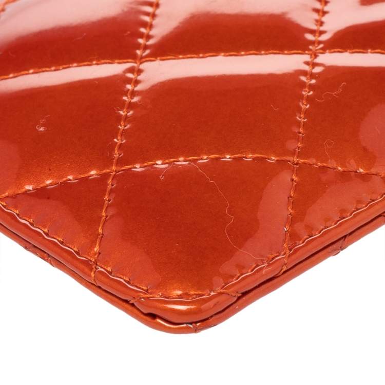 مملوكة مسبقًا Chanel Orange Quilted Patent Leather CC iPhone Case
