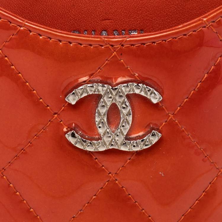 مملوكة مسبقًا Chanel Orange Quilted Patent Leather CC iPhone Case