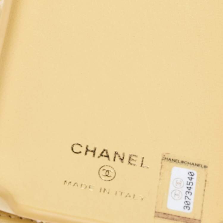Pre Owned Chanel Yellow Quilted Tweed and Leather iPhone 12 Pro Classic Chain Case