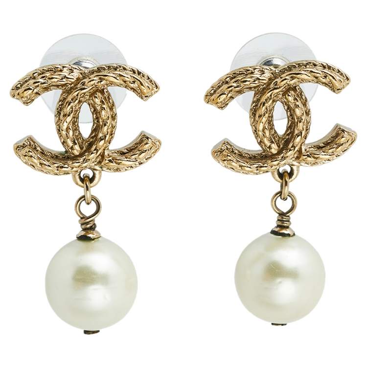 chanel gold pearl drop earrings