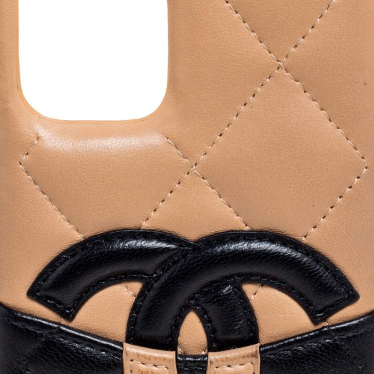 Pre Owned Chanel Beige/Black Quilted Leather CC iPhone 11 Pro Case