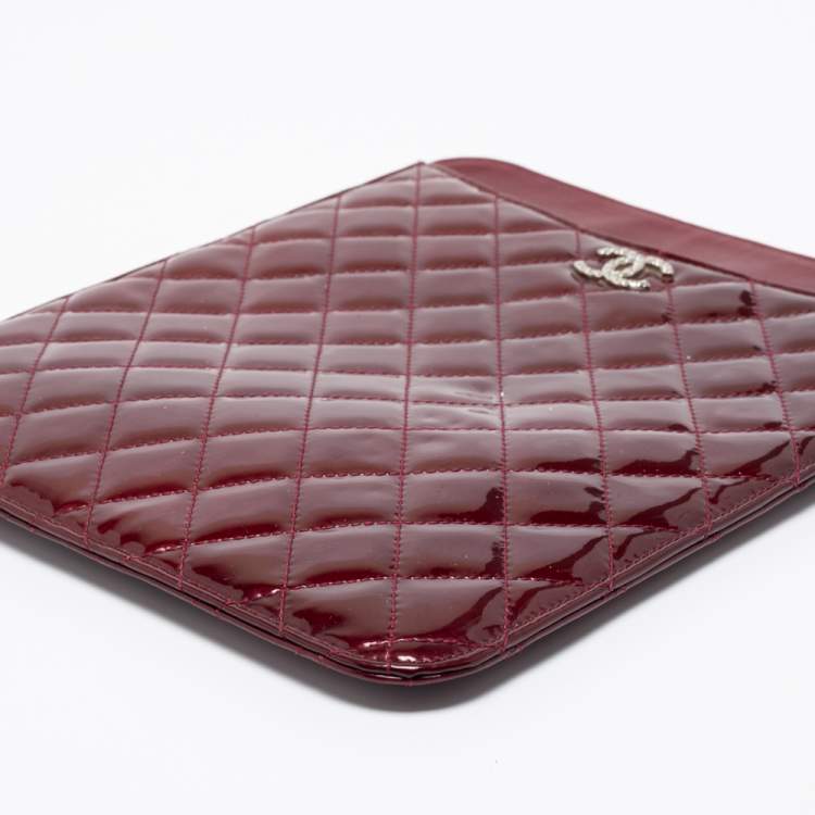 Pre Owned Chanel Burgundy Quilted Patent Leather Brilliant iPad Case
