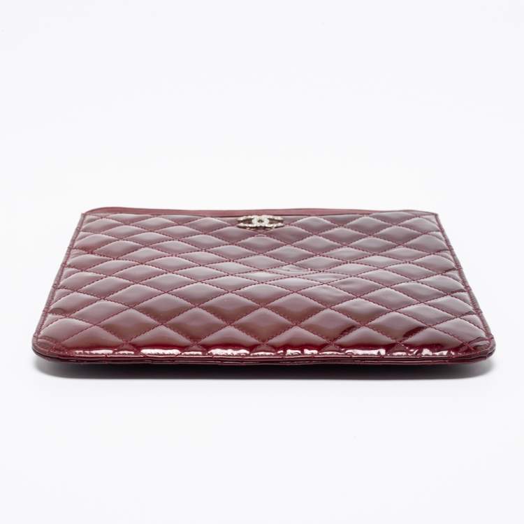 Pre Owned Chanel Burgundy Quilted Patent Leather Brilliant iPad Case