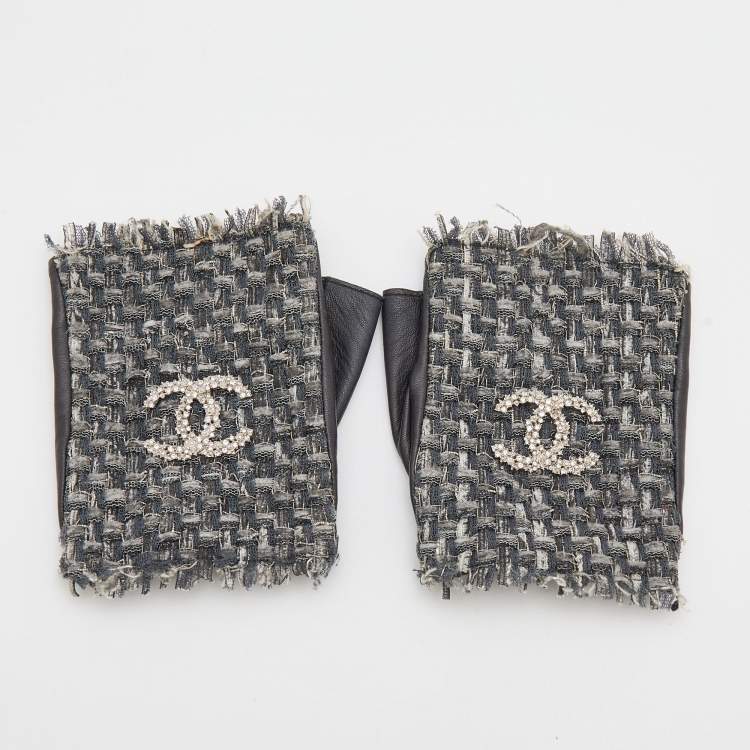 Chanel Black Crystal CC Tweed & Leather Fingerless Gloves Chanel | The  Luxury Closet