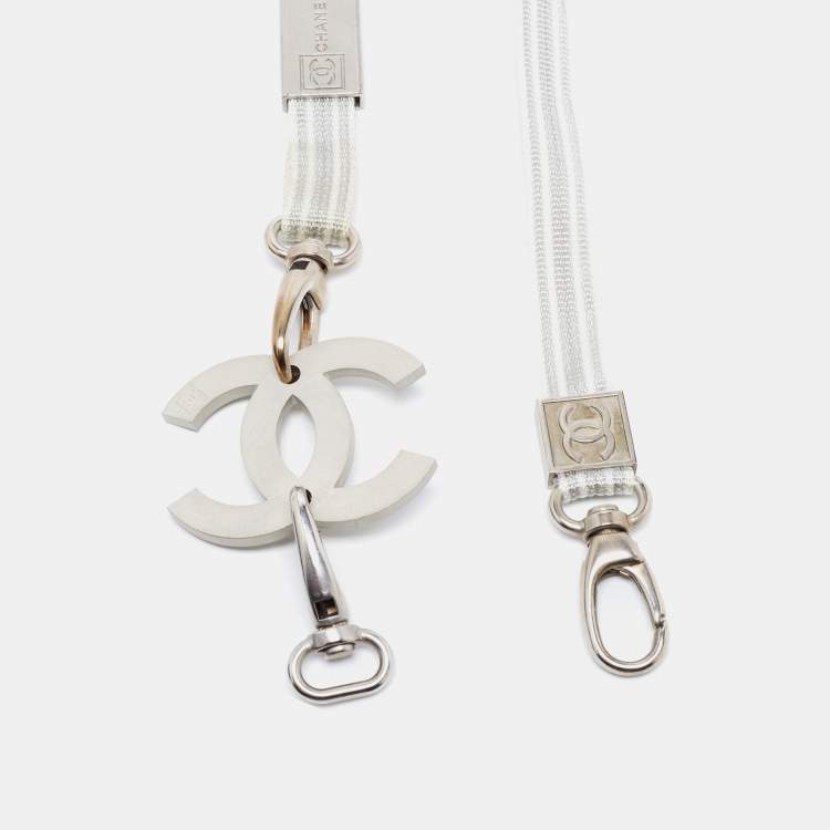 Pre Owned Chanel Grey/White Nylon CC Logo Buckle Belt 