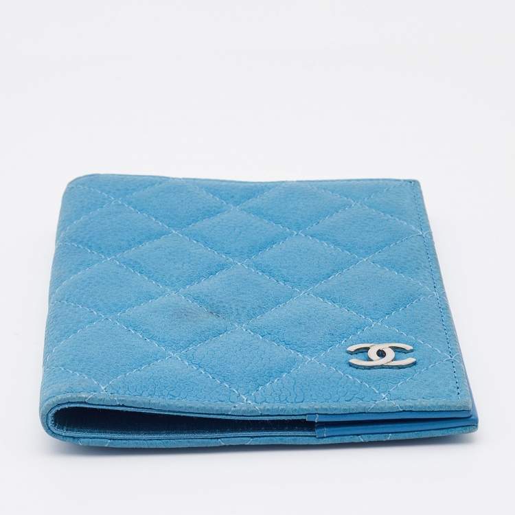 Pre Owned Chanel Blue Quilted Caviar Leather CC Passport Holder