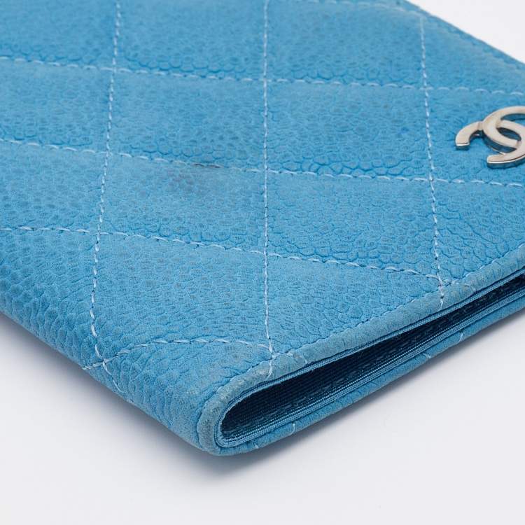 Pre Owned Chanel Blue Quilted Caviar Leather CC Passport Holder