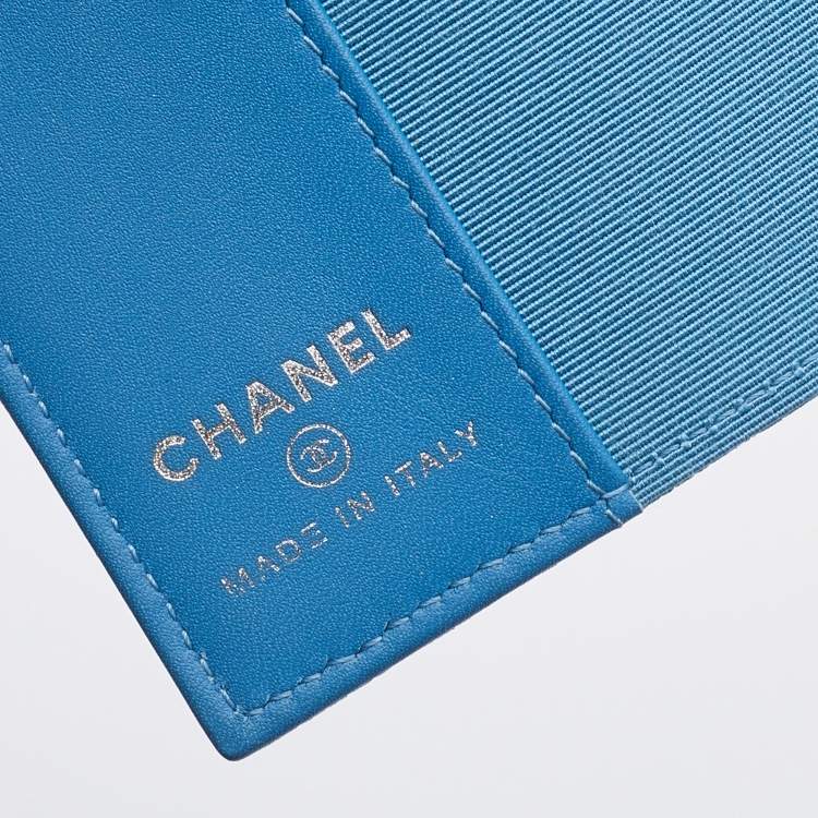 Pre Owned Chanel Blue Quilted Caviar Leather CC Passport Holder