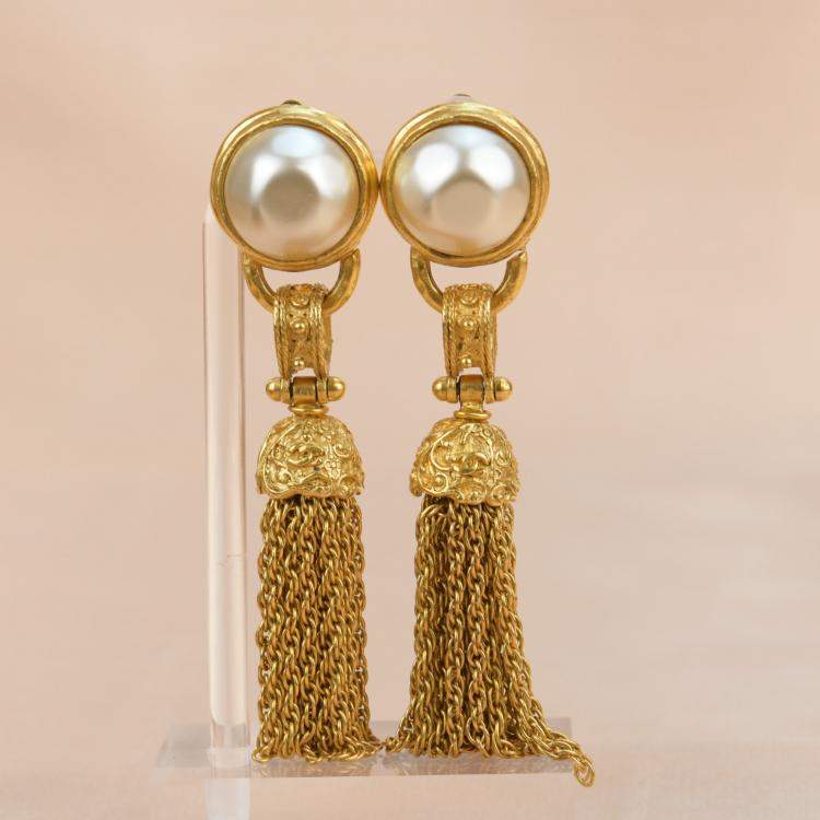 Pre Owned Chanel Vintage 1994 Gold Plated Pearl Fringe Tassel Dangle Clip On Earrings