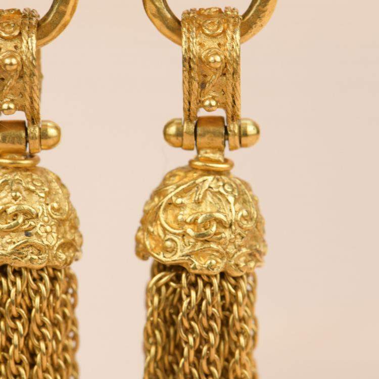 Pre Owned Chanel Vintage 1994 Gold Plated Pearl Fringe Tassel Dangle Clip On Earrings