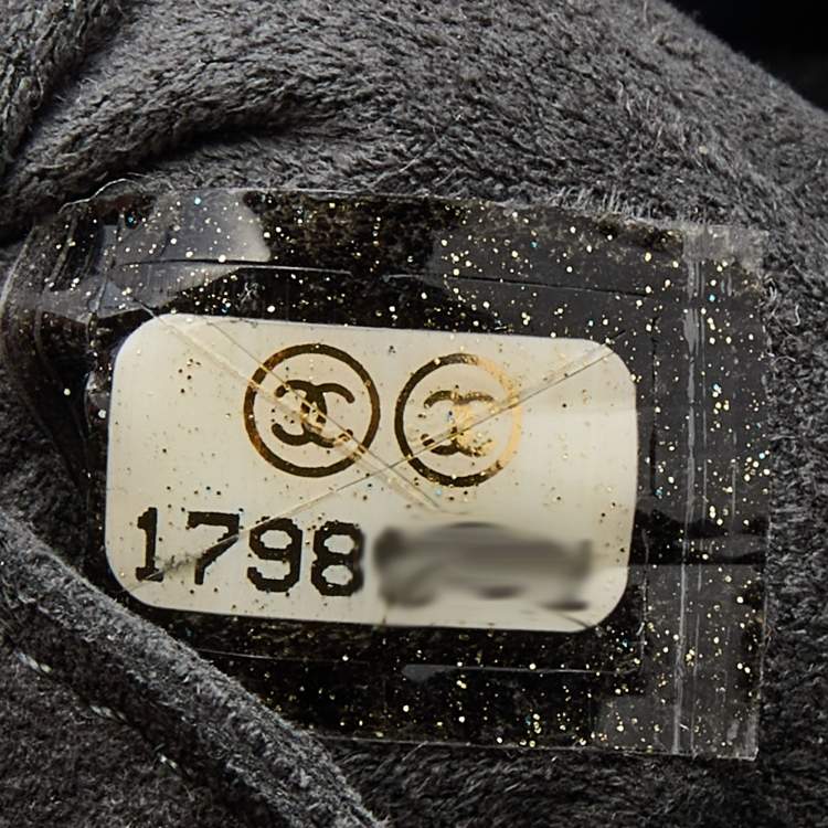 Pre Owned Chanel Blue Quilted Leather Reissue CC Phone Pouch