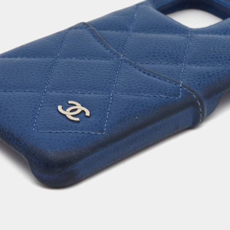 Pre Owned Chanel Blue Quilted Leather CC iphone 11 Pro Cover