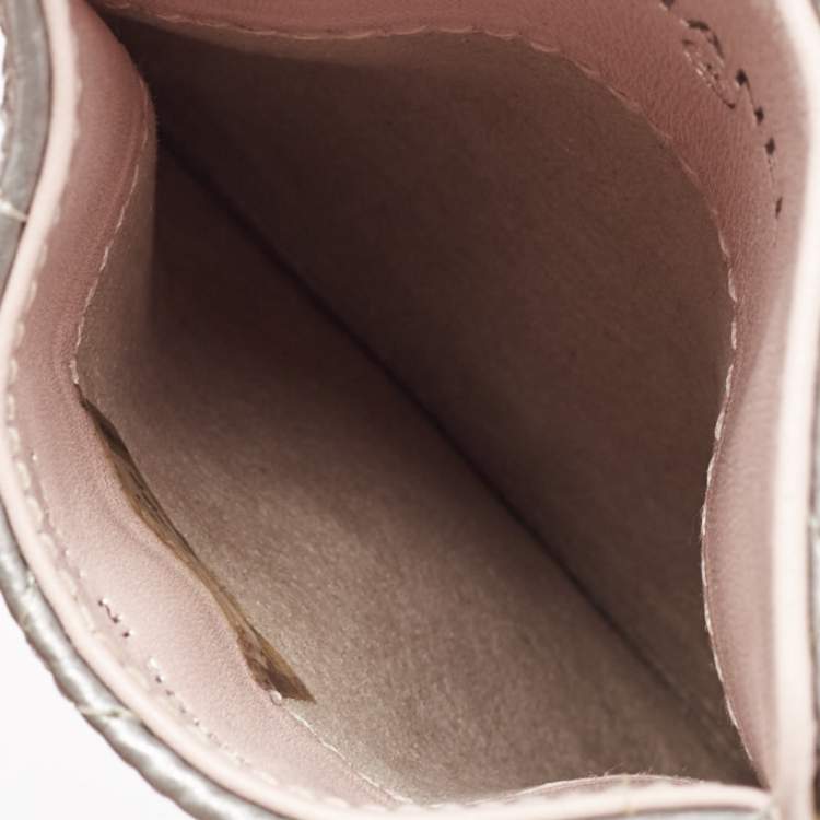 Pre Owned Chanel Silver/Pink Quilted Aged Leather CC Phone Case