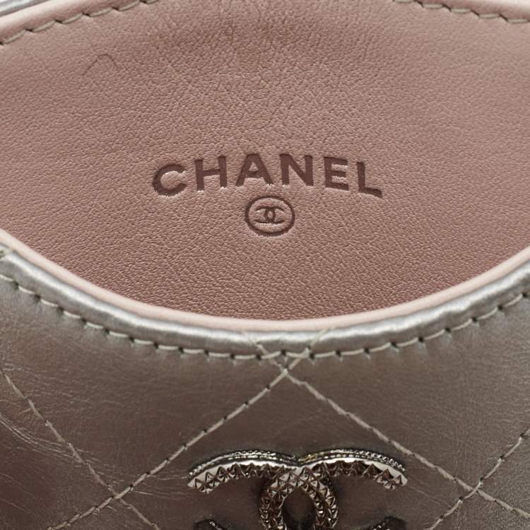 Pre Owned Chanel Silver/Pink Quilted Aged Leather CC Phone Case