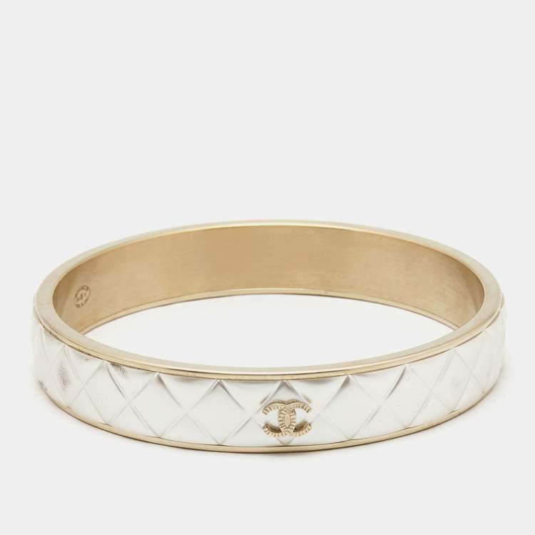 Chanel Vintage Gold Quilted CC Logo Bracelet – Amarcord Vintage Fashion