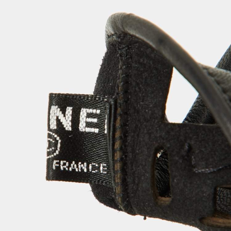 Pre Owned Chanel CC Laser Cut Detail Fingerless Gloves 7.5