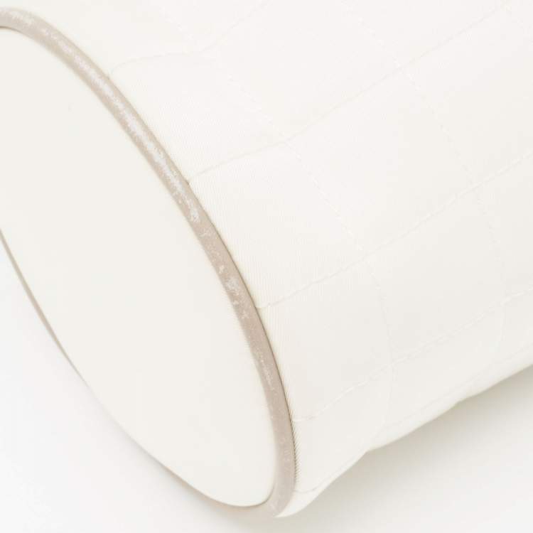 Pre Owned Chanel White Quilted Nylon Sport Line Bottle Holder