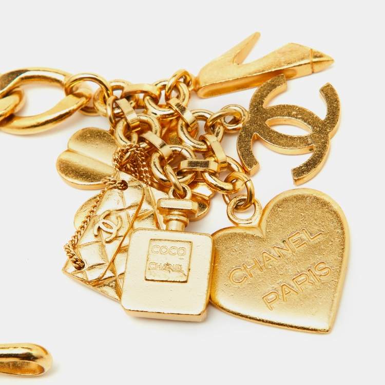 مملوكة مسبقًا Chanel Icon Gold Tone Charm Chain Belt