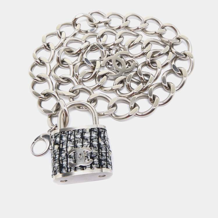 Pre Owned Chanel CC Fabric Charm Silver Tone Chain Belt