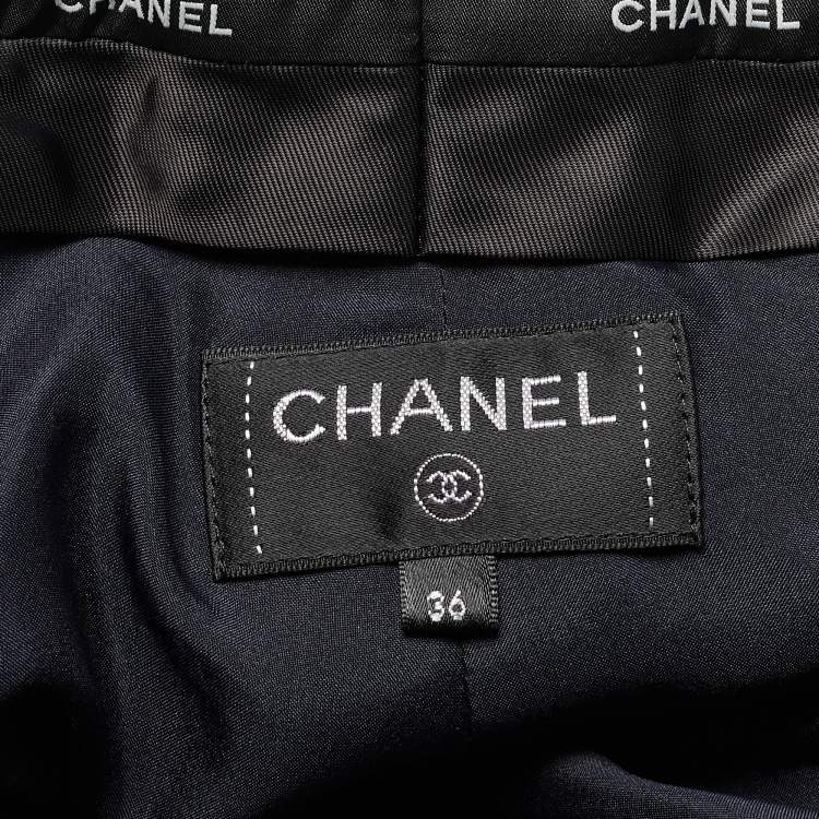 مملوكة مسبقًا Chanel Navy Blue Tweed Logo Tape Trim Capri Pants S