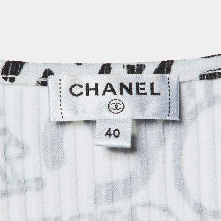 Pre Owned Chanel White Graffiti Logo Print Rib Knit Crew Neck Top M