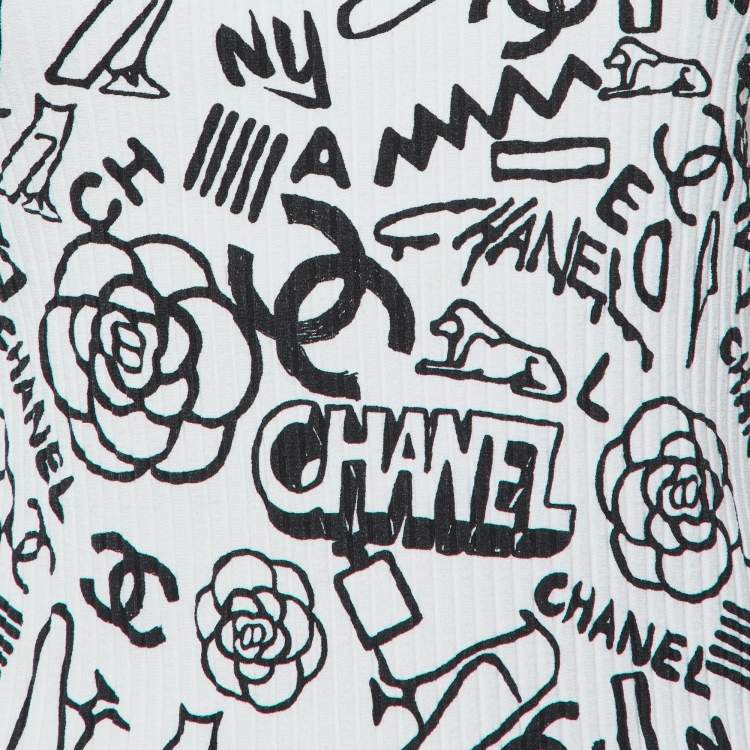 Pre Owned Chanel White Graffiti Logo Print Rib Knit Crew Neck Top M