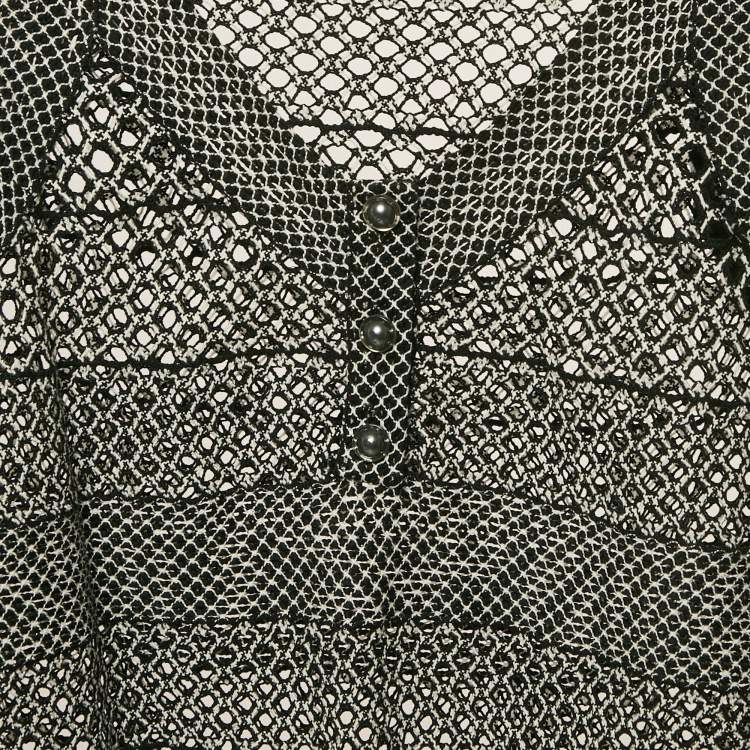Pre Owned Chanel Black/White Guipure Lace Sleeveless Top XL