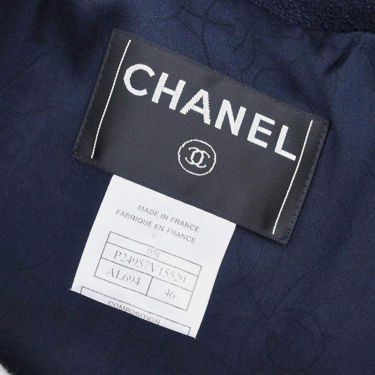 Pre Owned جاكيت شانيل بحري 05C مقاس 46