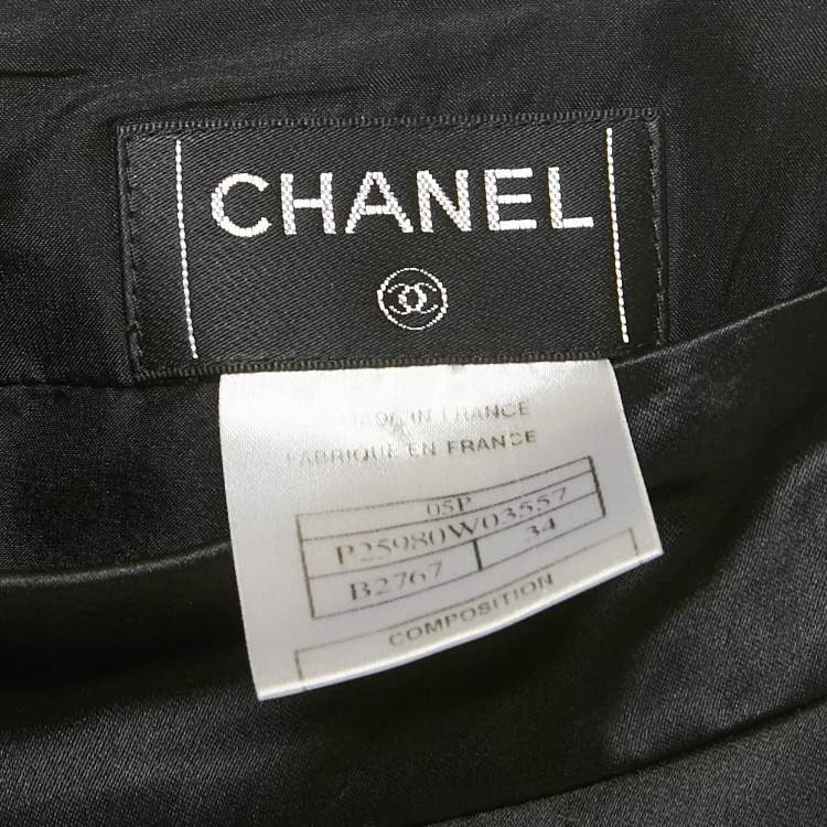 مملوكة مسبقًا Chanel Black Satin Flounce Knee-Length Skirt S