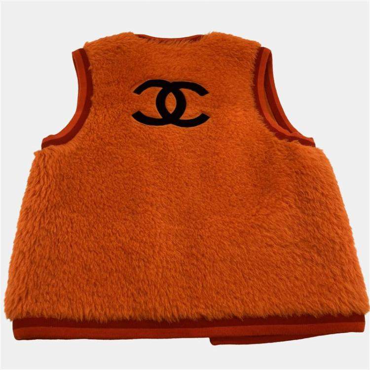 مملوكة مسبقًا Chanel Fur Vest Red Size S