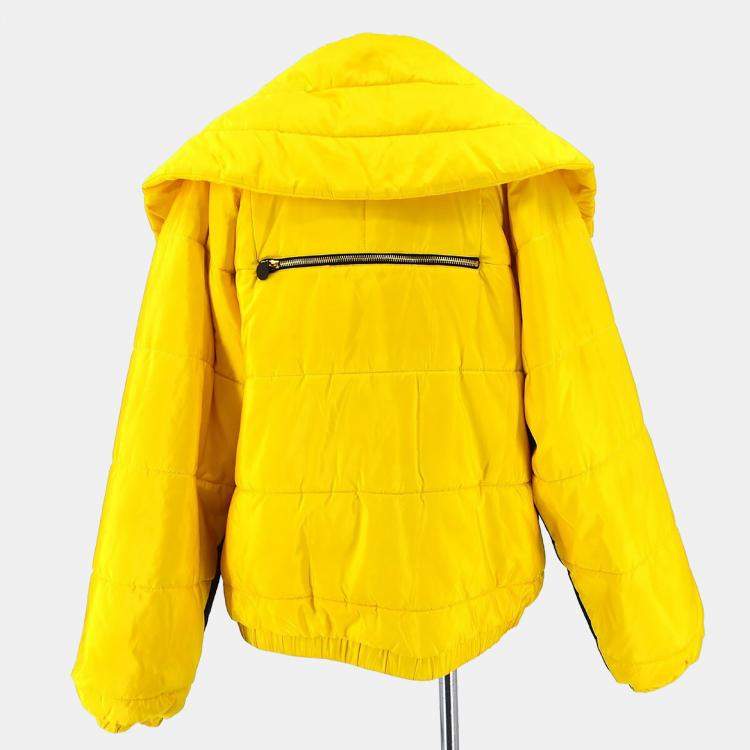 مملوكة مسبقًا Chanel Jacket Yellow