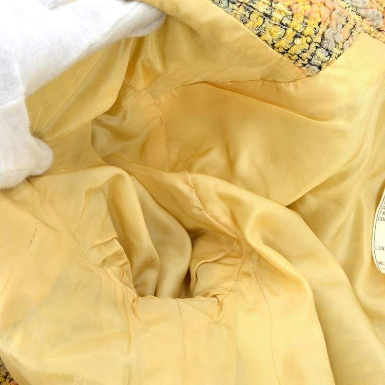 Pre Owned جاكيت شانيل بزر واحد أصفر 94A مقاس 42