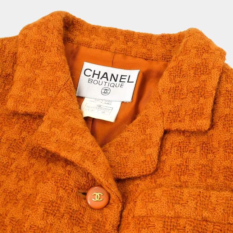 Pre Owned طقم سترة وتنورة شانيل برتقالي 95A مقاس 38