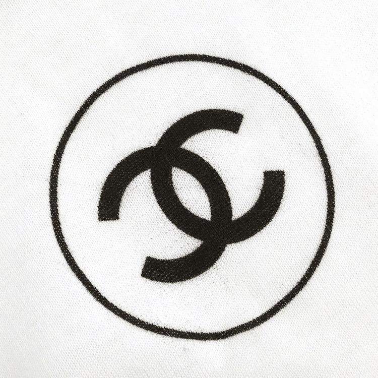 Pre Owned توب شانيل بلا أكمام أبيض مقاس ٣٨