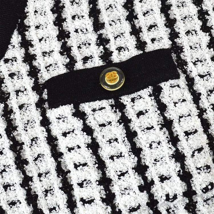 Pre Owned Chanel 97P Sleeveless Vest Top Sweater White Black IT 42