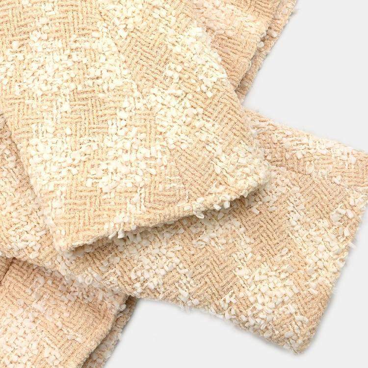 Pre Owned جاكيت وتنورة طقم شانيل بيج 96P مقاس 38