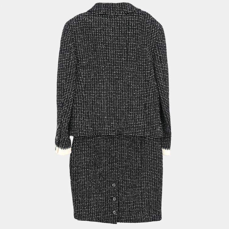 Pre Owned تنورة وجاكيت بدلة شانيل أسود 96C مقاس 40