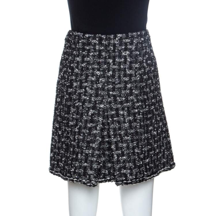 مملوكة مسبقًا Chanel Black Tweed A Line Skirt M