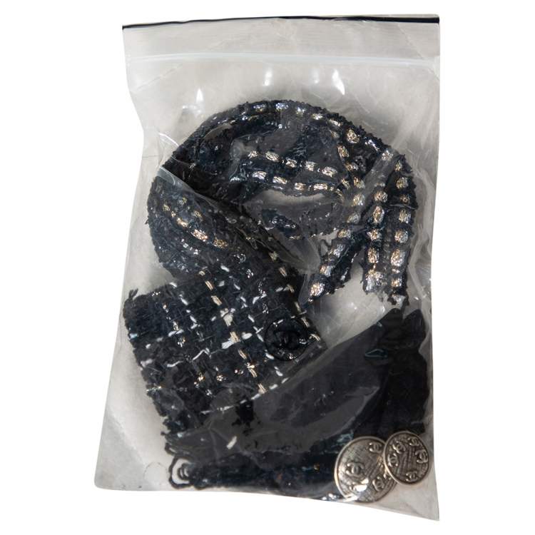 مملوكة مسبقًا Chanel Black Tweed Logo Crest Detail Button Front Jacket S